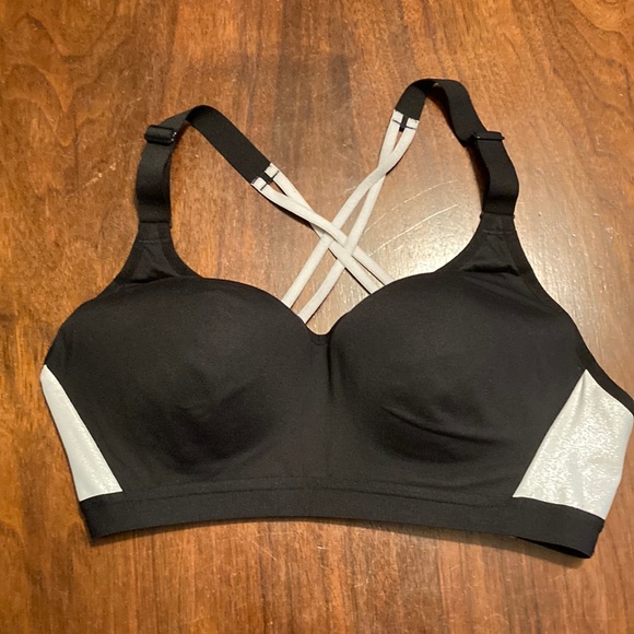 Victoria's Secret Other - Victoria’s Secret Sport Bra 34C black / white silver glitter cross back sparkly